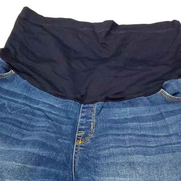 Liz Lange Maternity for Target Medium Wash Rolled Hems Denim Shorts - Picture 2 of 12